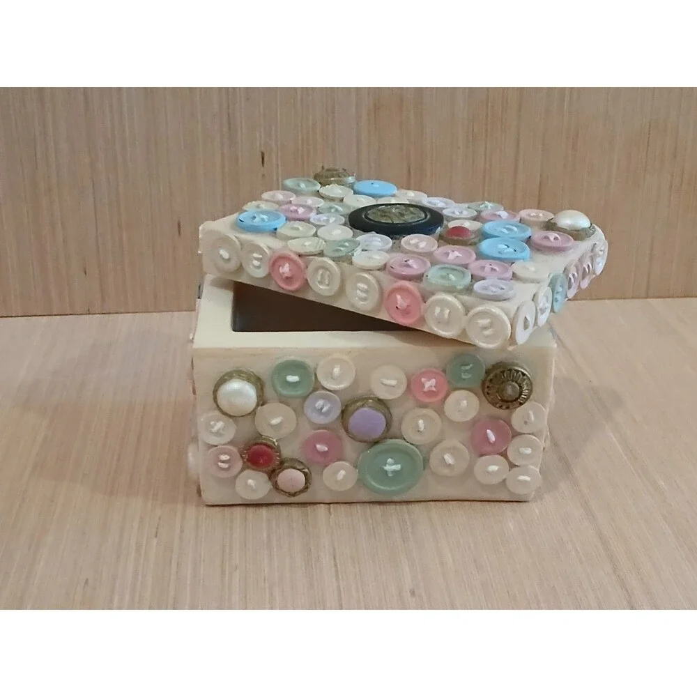 Dezine Hand-Painted Trinket Box Button Decor Vintage Resin Country Cottagecore